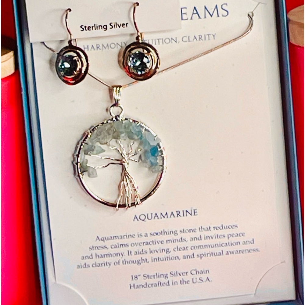 Great pair of earrings and necklaces combo, matching together or can be alone